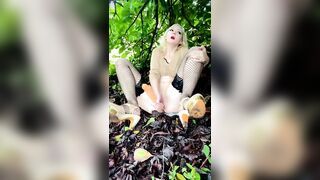 Hawt Masturbation in the Forest